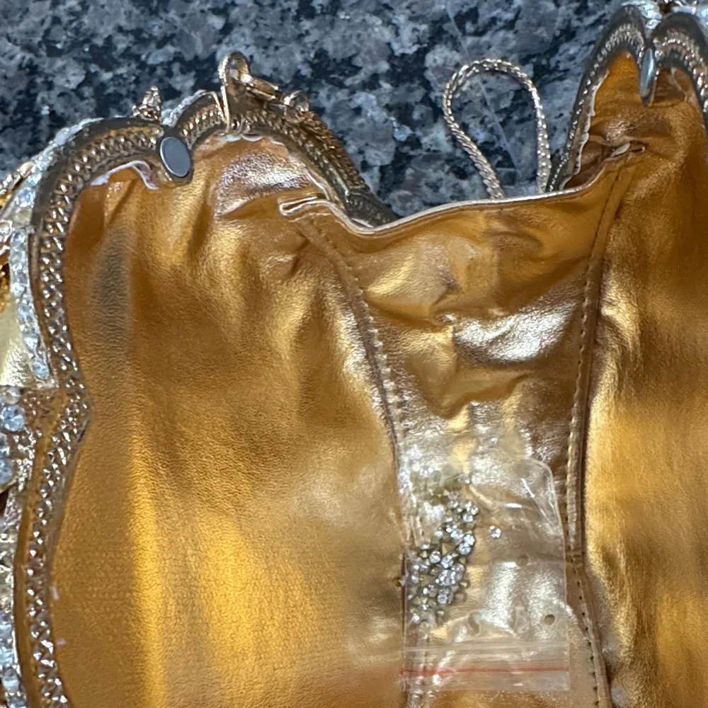 Elegant Gold Floral Clutch NWOT - Picture 10 of 16